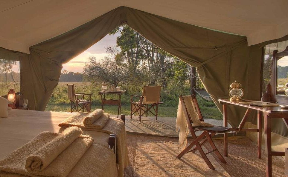 Herrliche Aussichten von der Veranda eines Luxuszeltes in der Masai Mara