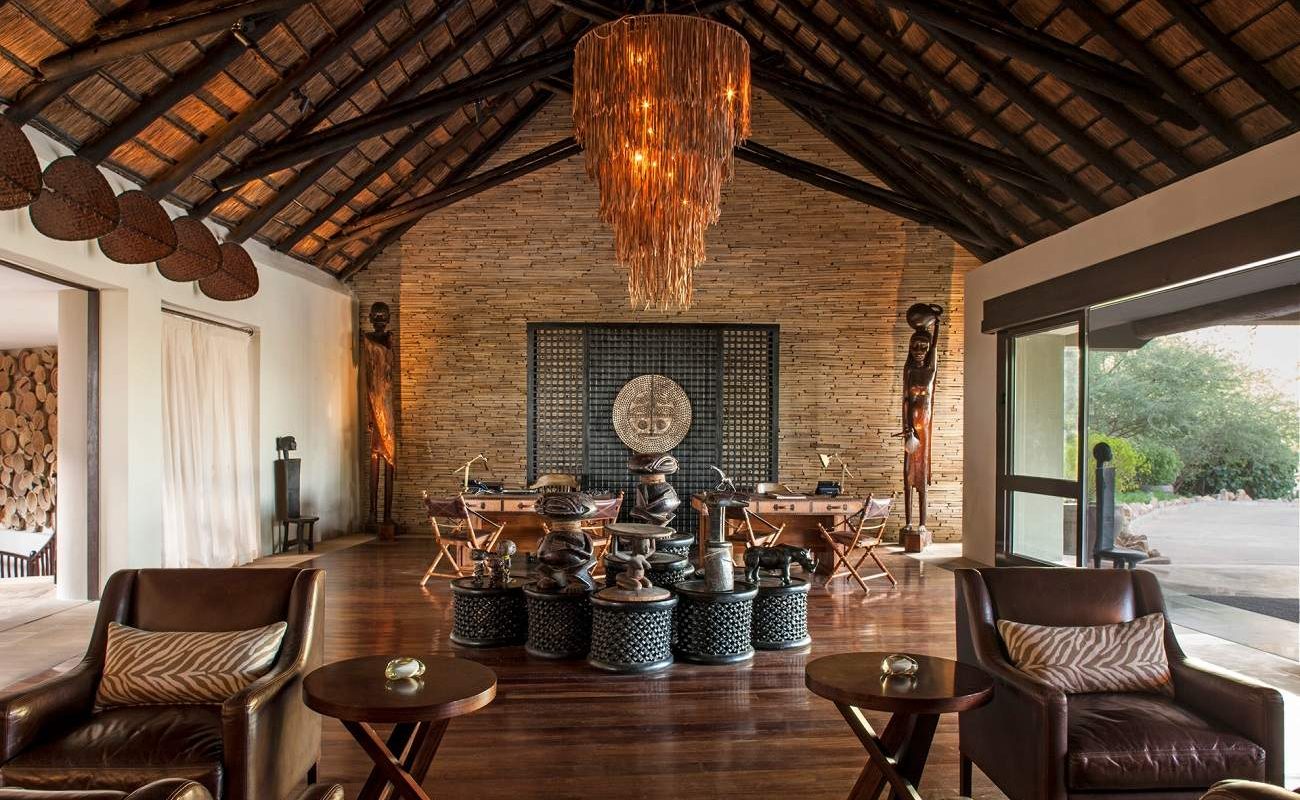 Lobby der Luxuslodge in der zentralen Serengeti