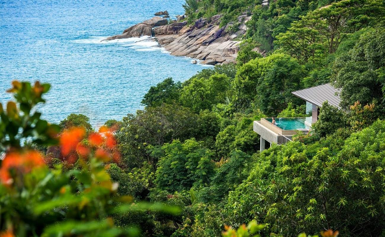 Das Luxusresort ist wunderbar in die Natur eingebettet