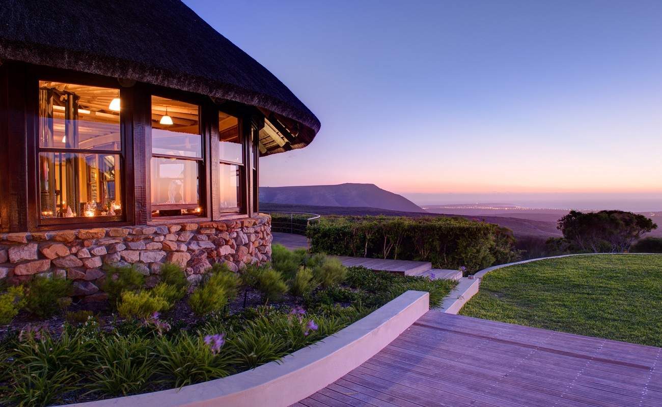 Veranda des Haupthauses der Garden Lodge