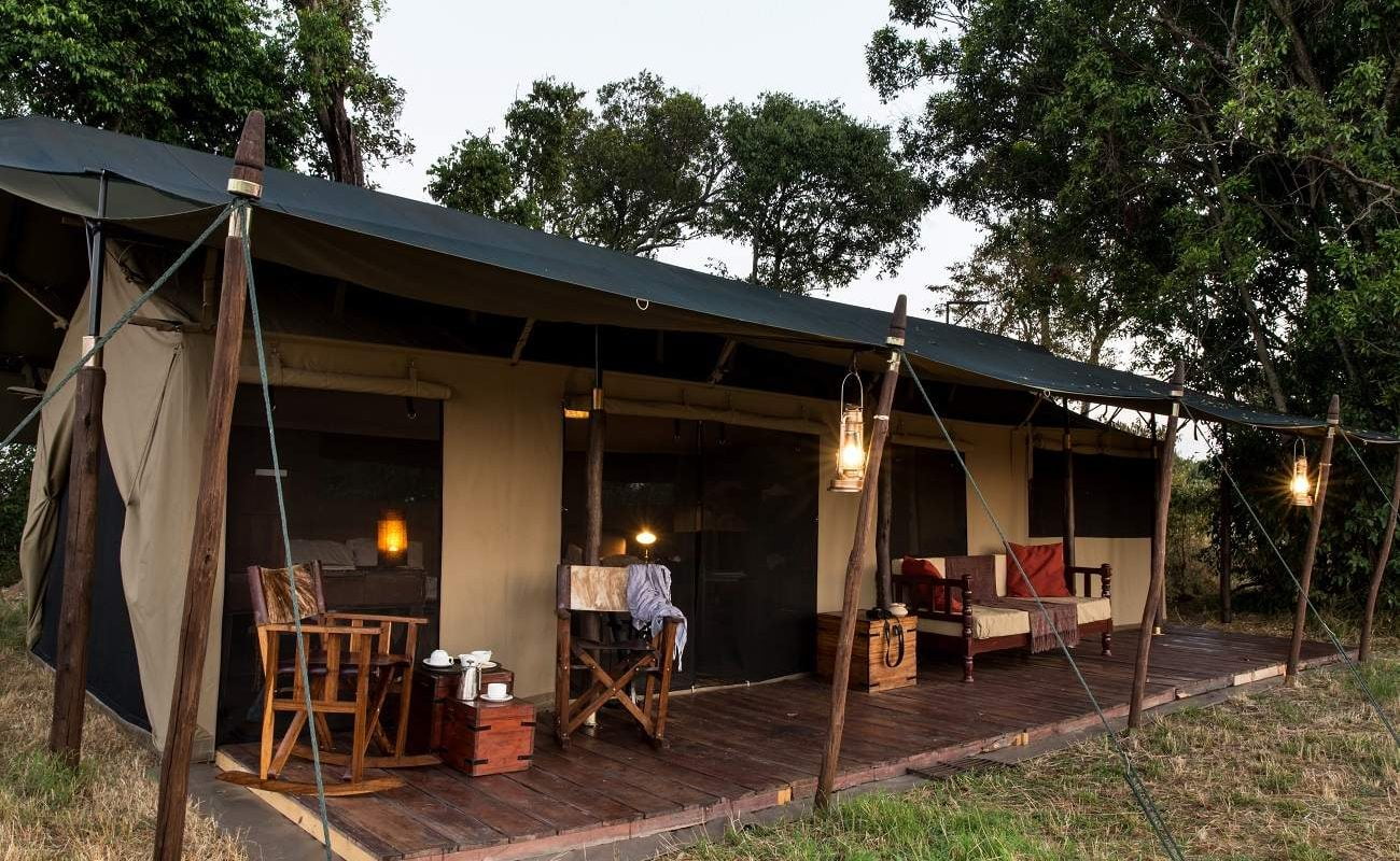 Blick auf ein Luxuszelt von Lemala in der Serengeti