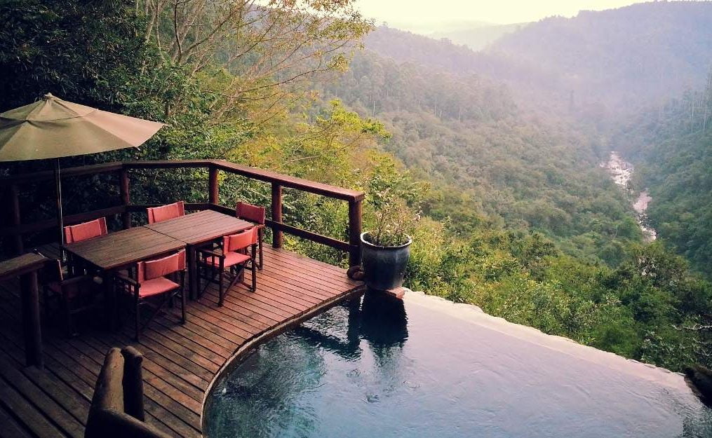 Am Infinity Pool von Tanamera Infinity Pool der Luxuslodge Tanamera