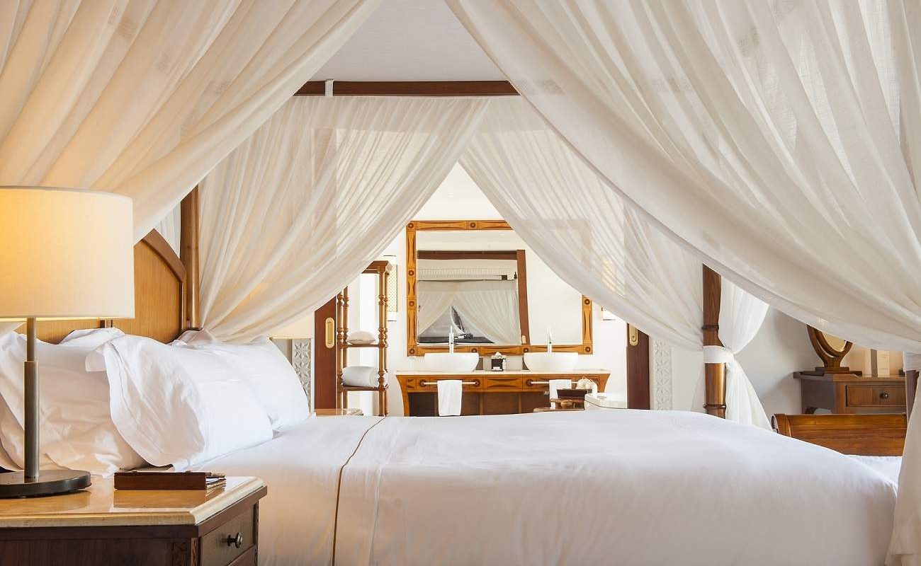 Schlafzimmer einer Villa im The Residence