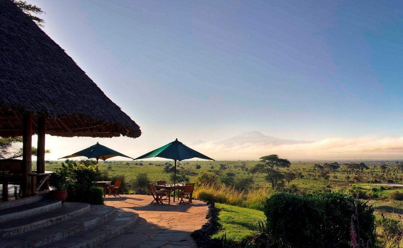 Blick vom Loungebereich des Luxuscamps auf den Kilimanjaro