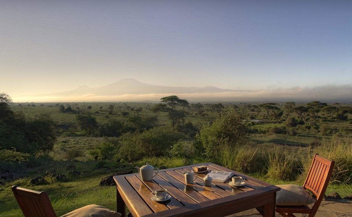 Frühstück mit Blick auf den Kilimanjaro