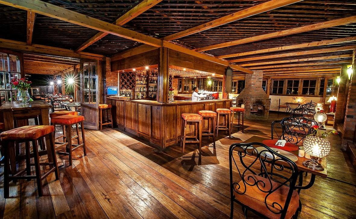 Bar und Bistro der Arusha Coffee Lodge