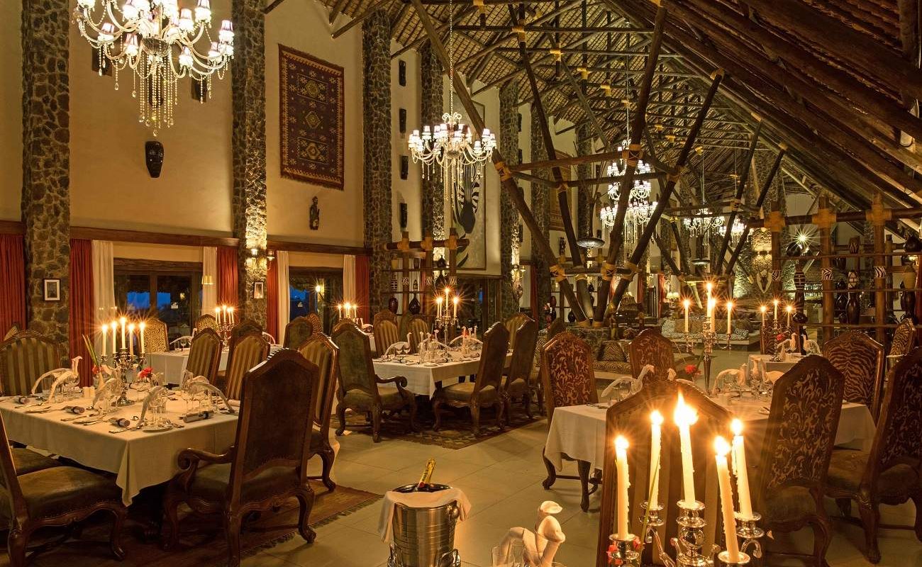 Das opulente Restaurant der Kilimamoja Lodge