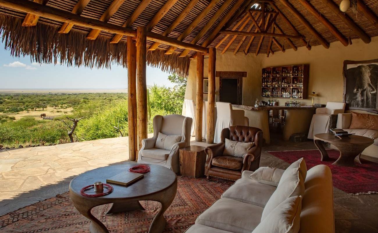 Herrliche Aussichten von der Lounge der Great Plains Lodge in Kenia