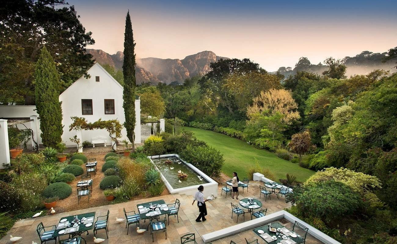 Terrasse des Conservatory im The Cellars Hohenort