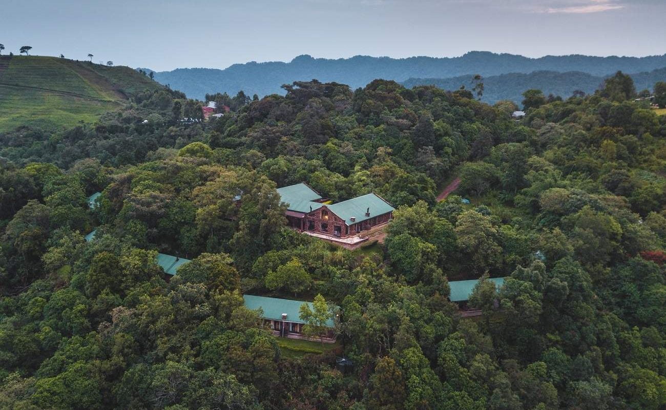 Luftausfnahme der Clouds Mountain Gorilla Lodge