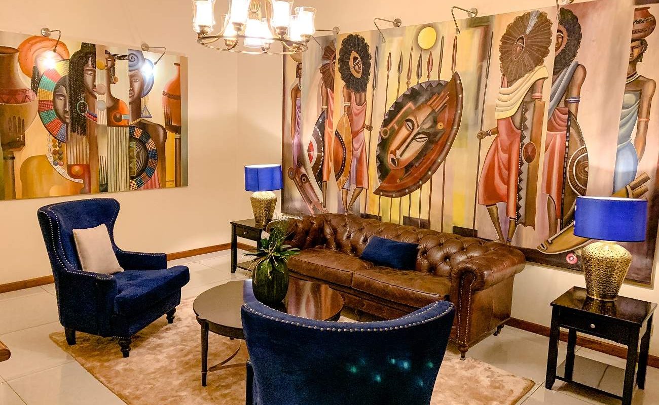 Lounge Number Five Hotel
