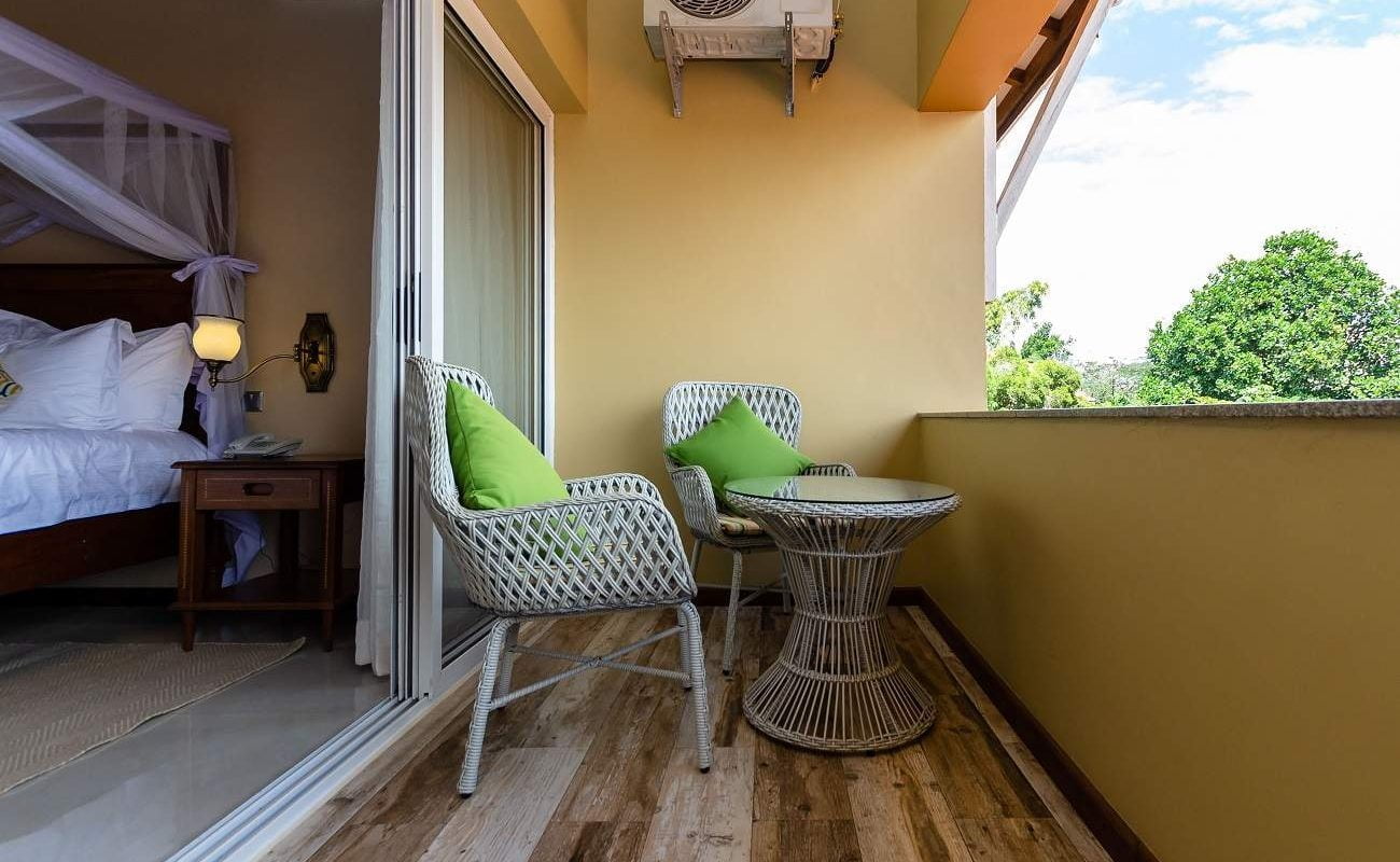 Balkon Number Five Entebbe