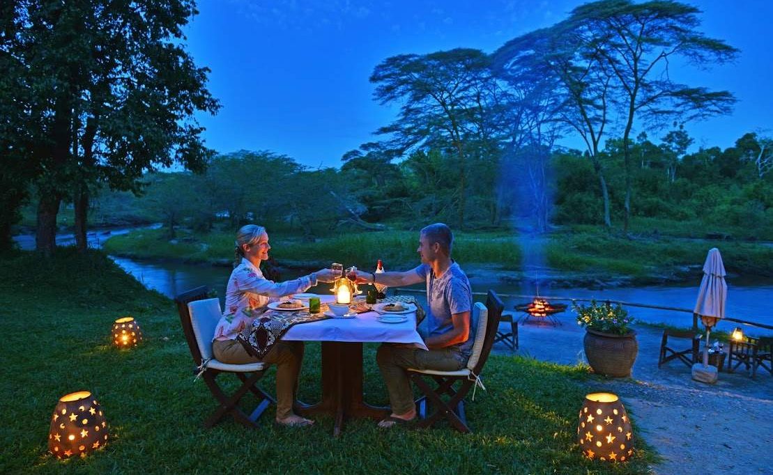 Dinner al fresco im Ishasha Wilderness Camp