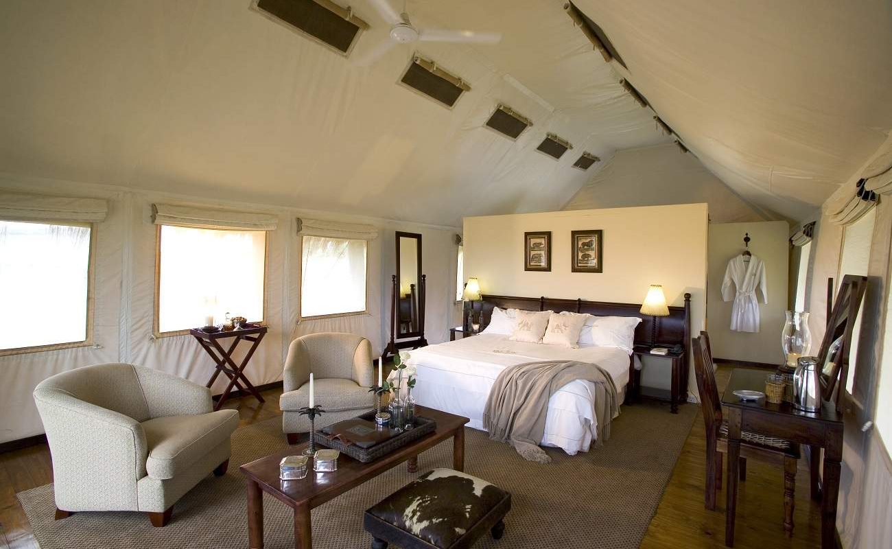 Schlafzimmer eines Luxuszeltes in Gorah