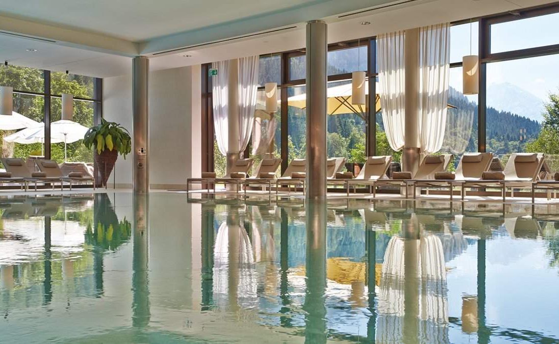 Innenpool des Kempinski Hotel Berchtesgaden