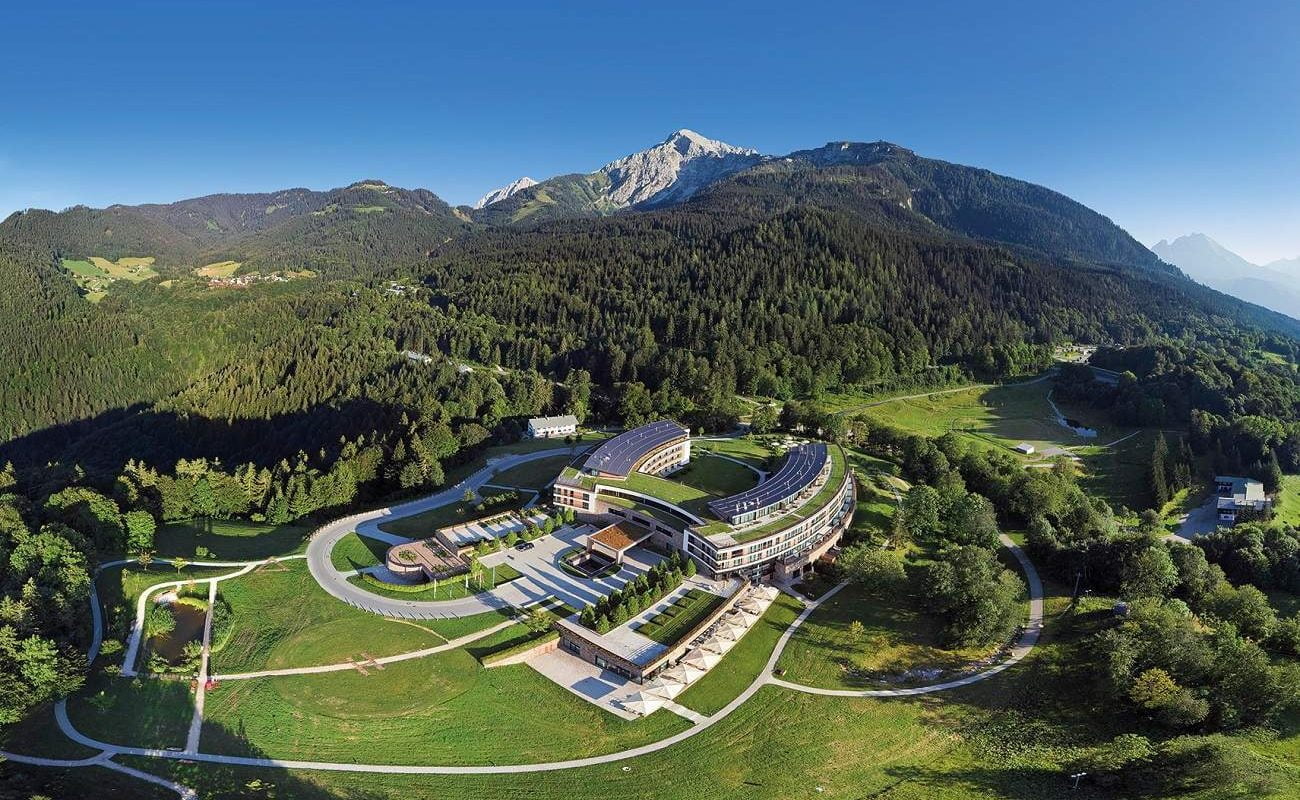 Das weitläufige Areal des Luxushotels in Berchtesgaden