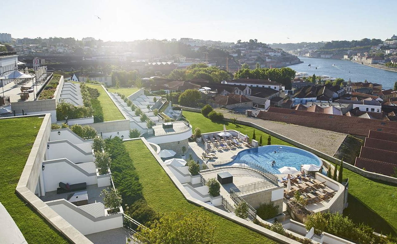 Garten und Pool im The Yeatman