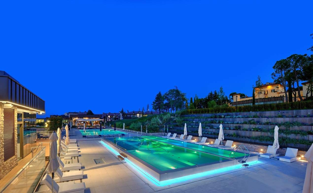 Crystal Pool des Luxushotels in der Emilia Romagna