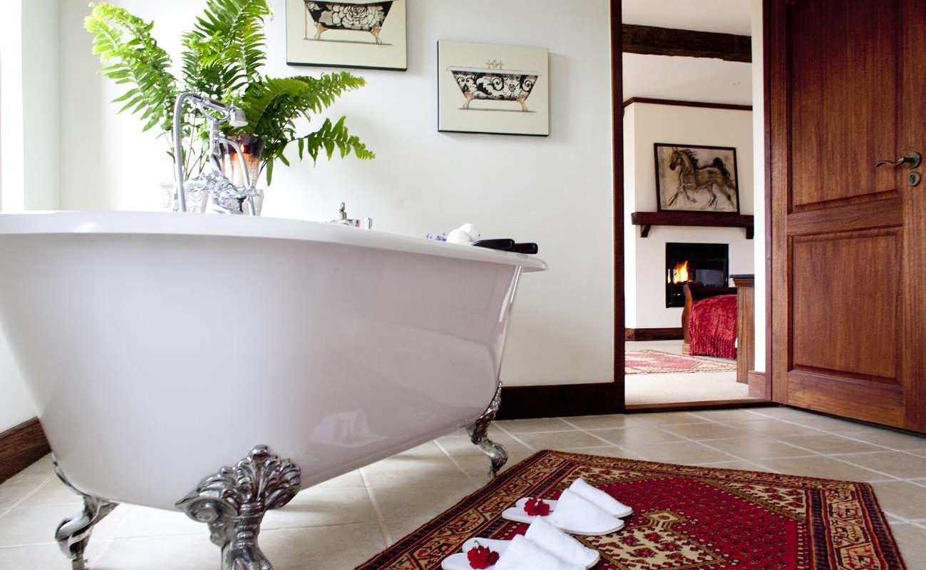 Badezimmer einer Cottage Suite im The Manor