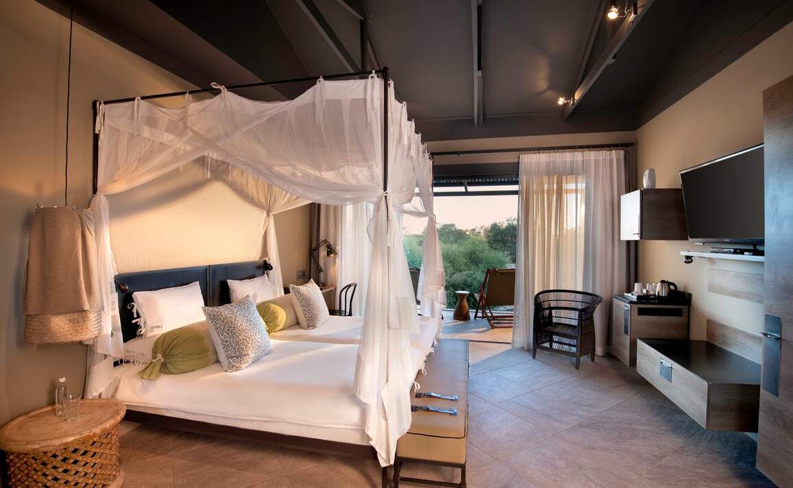 Deluxe Room in der Epako Safari Lodge
