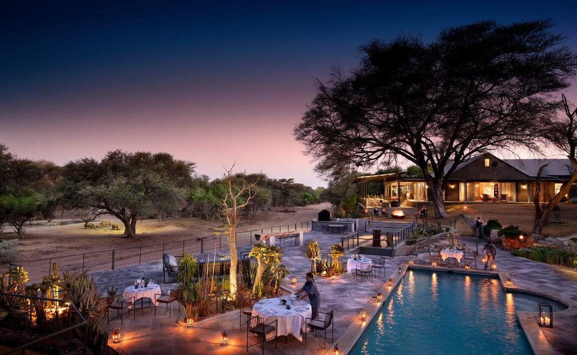 Dinner am Pool in Epako