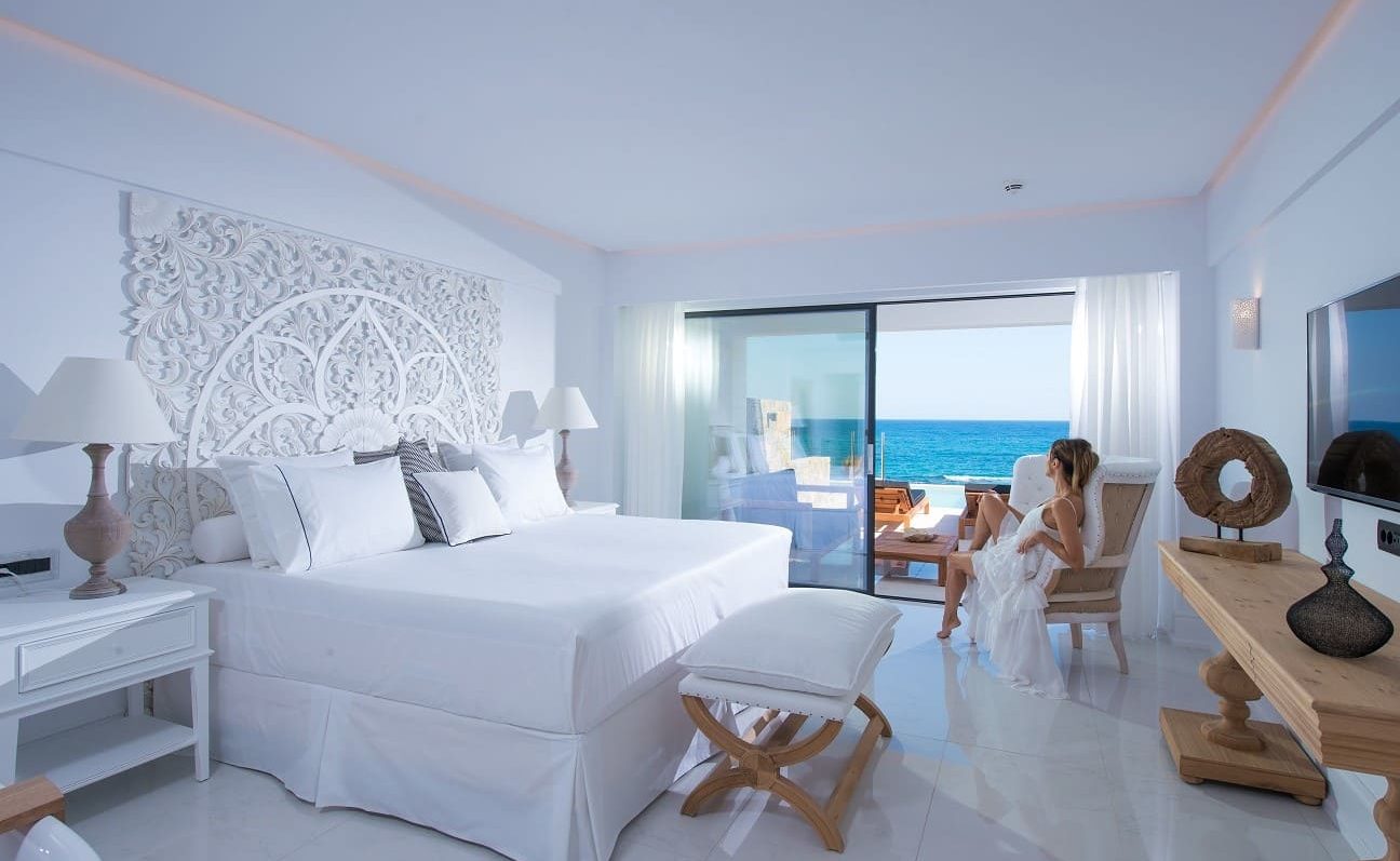 Luxury Seafront Zimmer mit Privatpool im Abaton