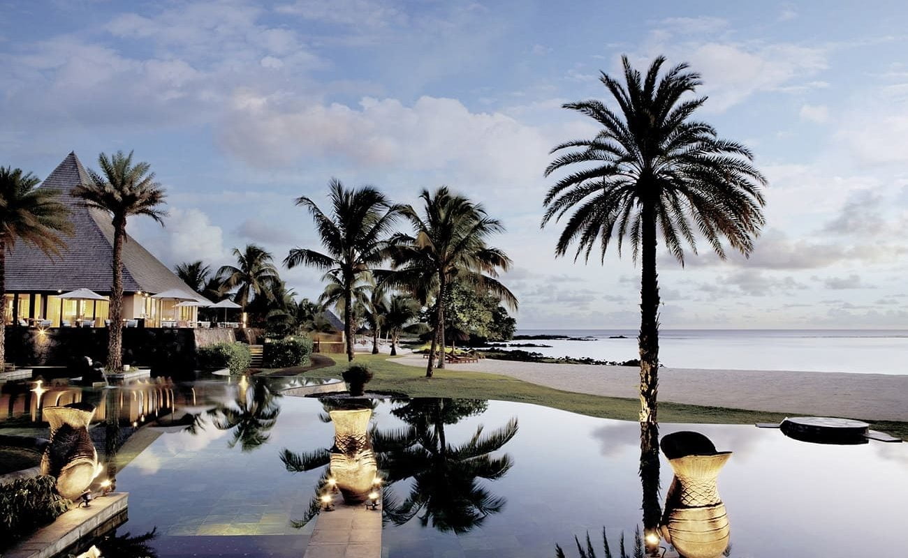 Sunset Pool im Shanti im Indischen Ozean