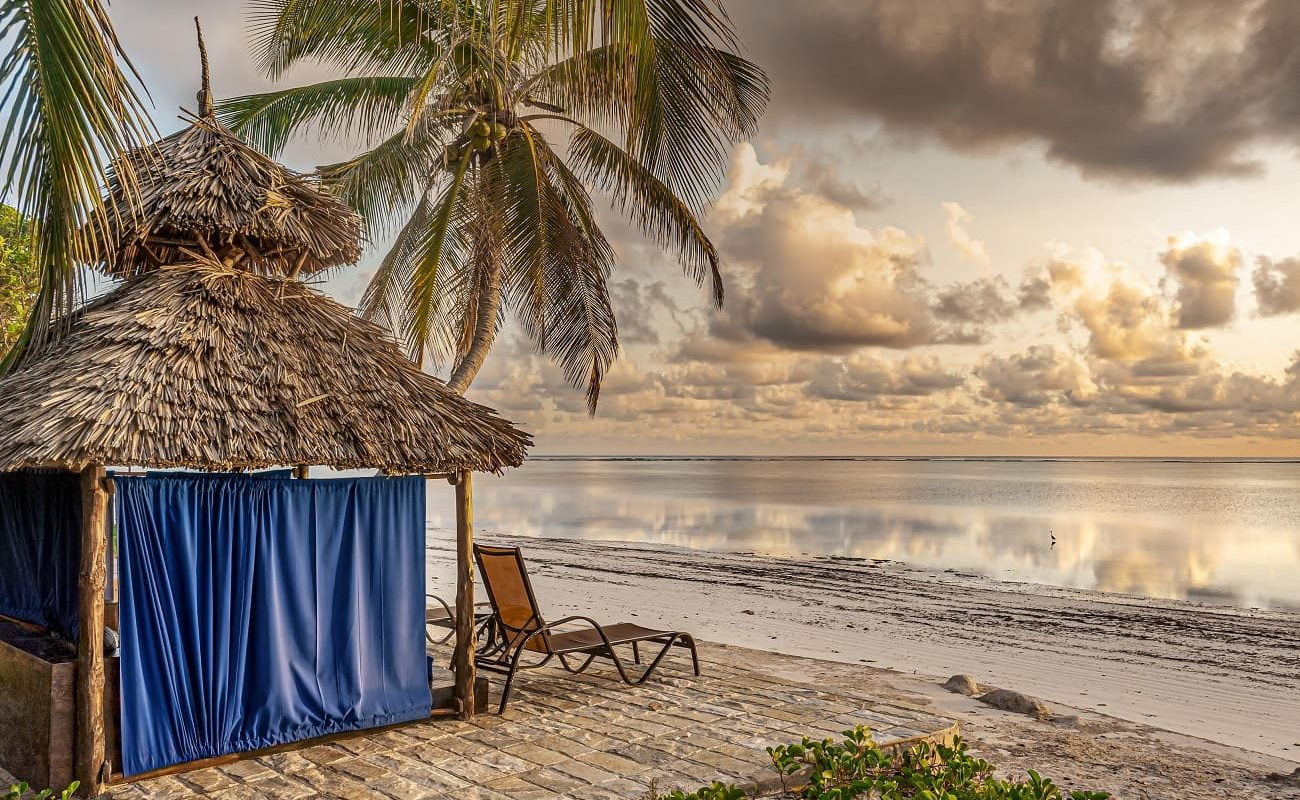 Banda Strand the Palms