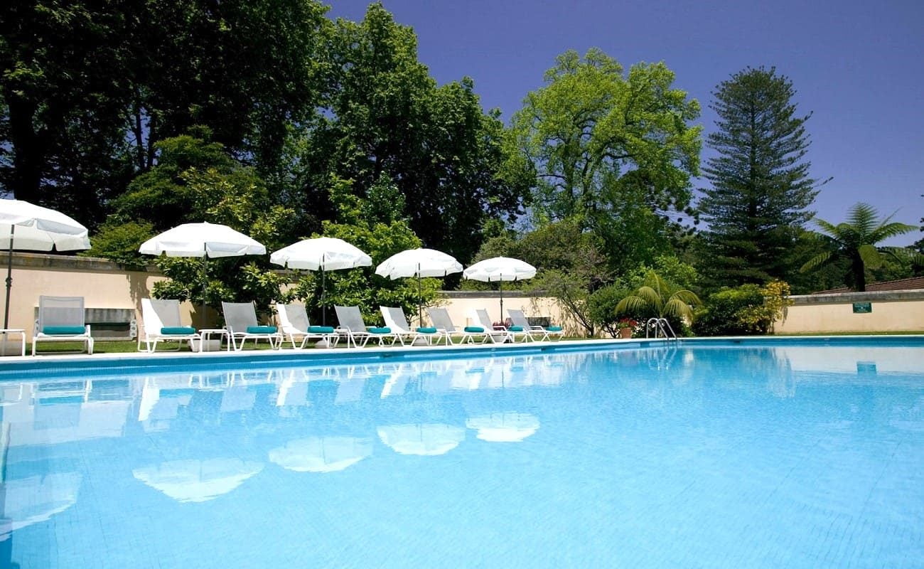 Außenpool des SPA der Casa Velha do Palheiro