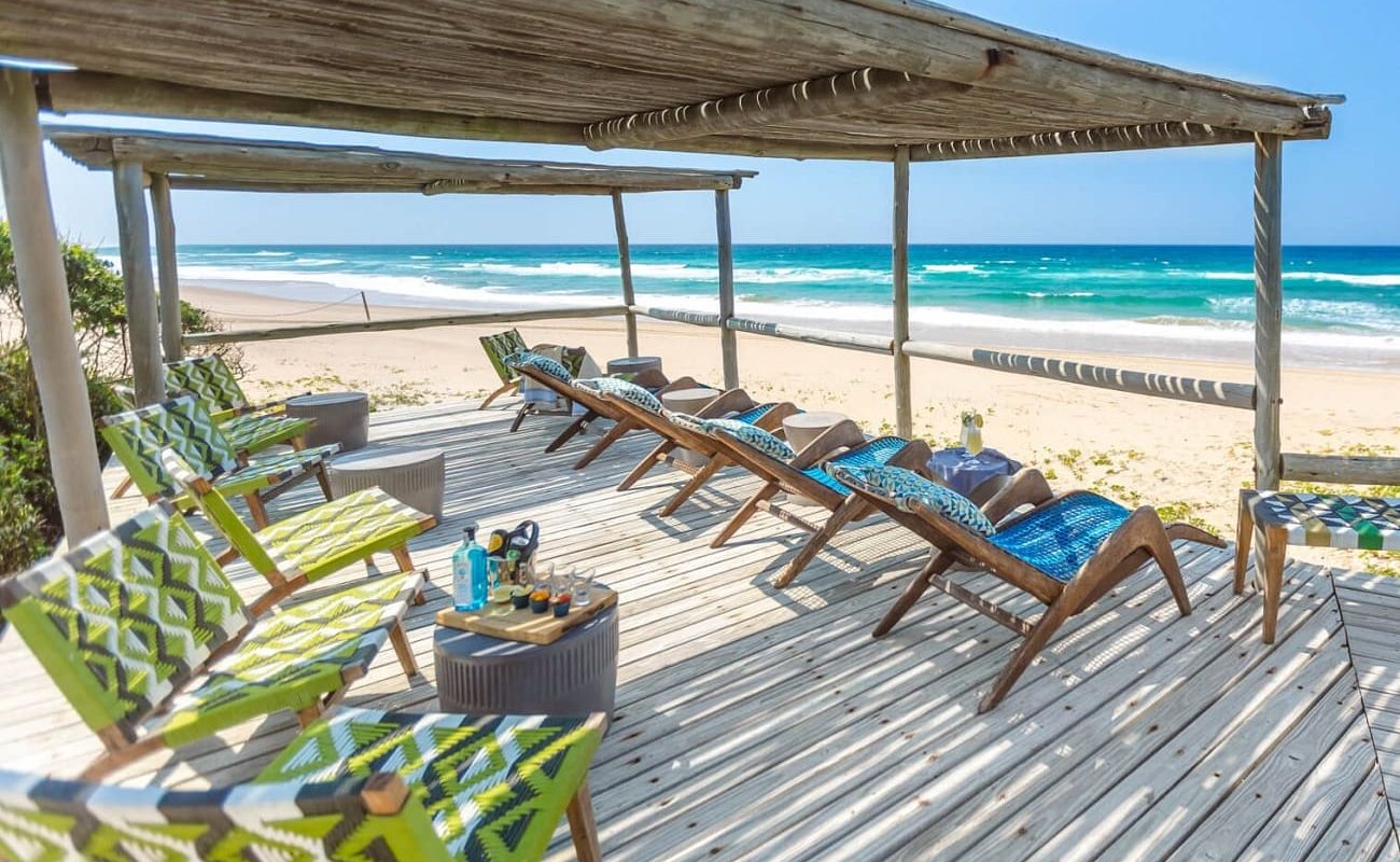 Stranddeck der Luxuslodge von Isibindi