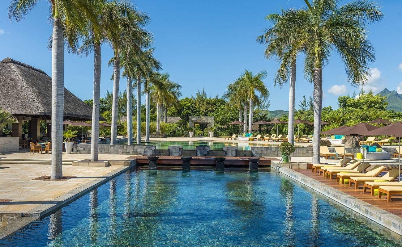 Hauptpool des Four Seasons Mauritius at Anahita