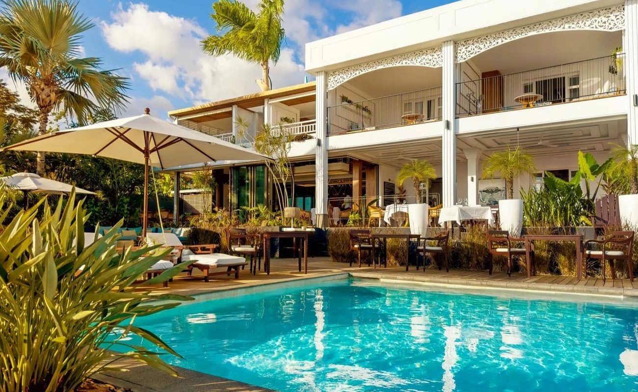 Am Pool des Blue Margouillat Seaview Hotels