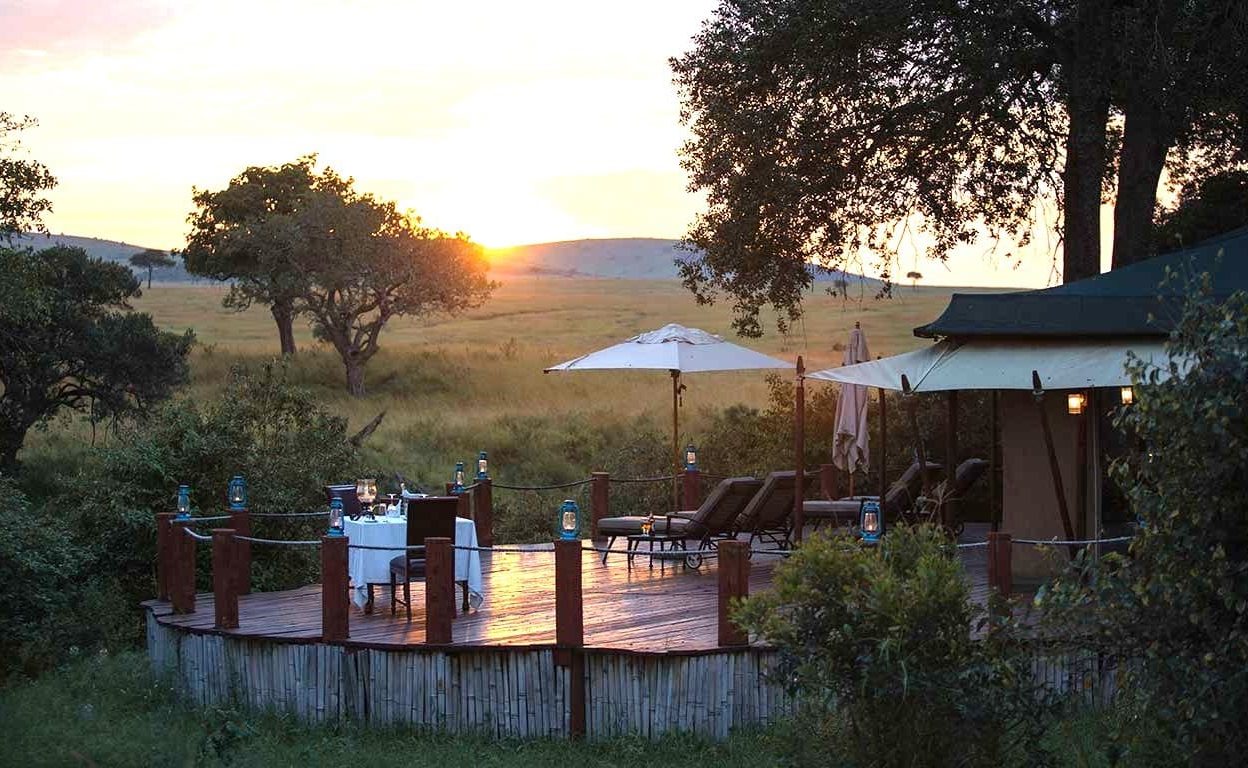 Skysafari Kenia Hemingways SandRiver Dinner