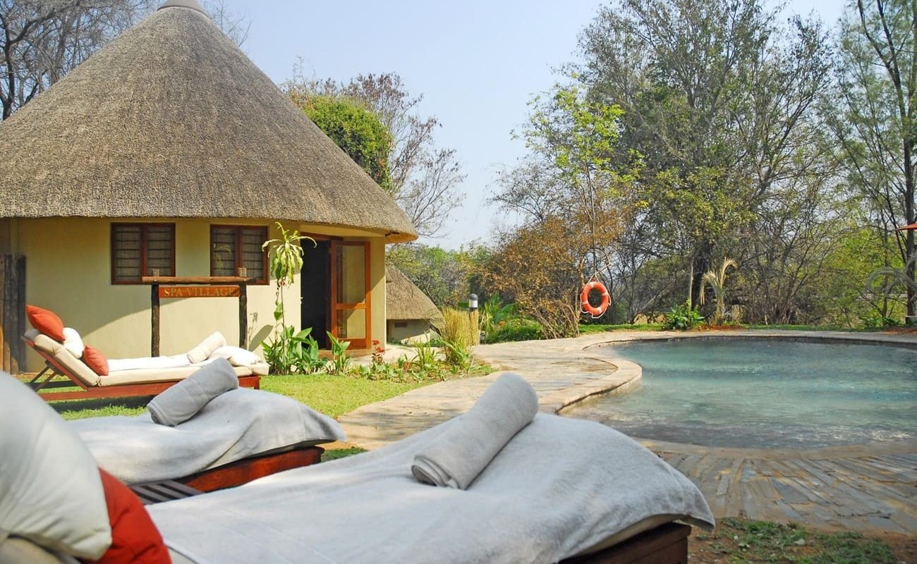 Spa und Pool von Divava Okavango