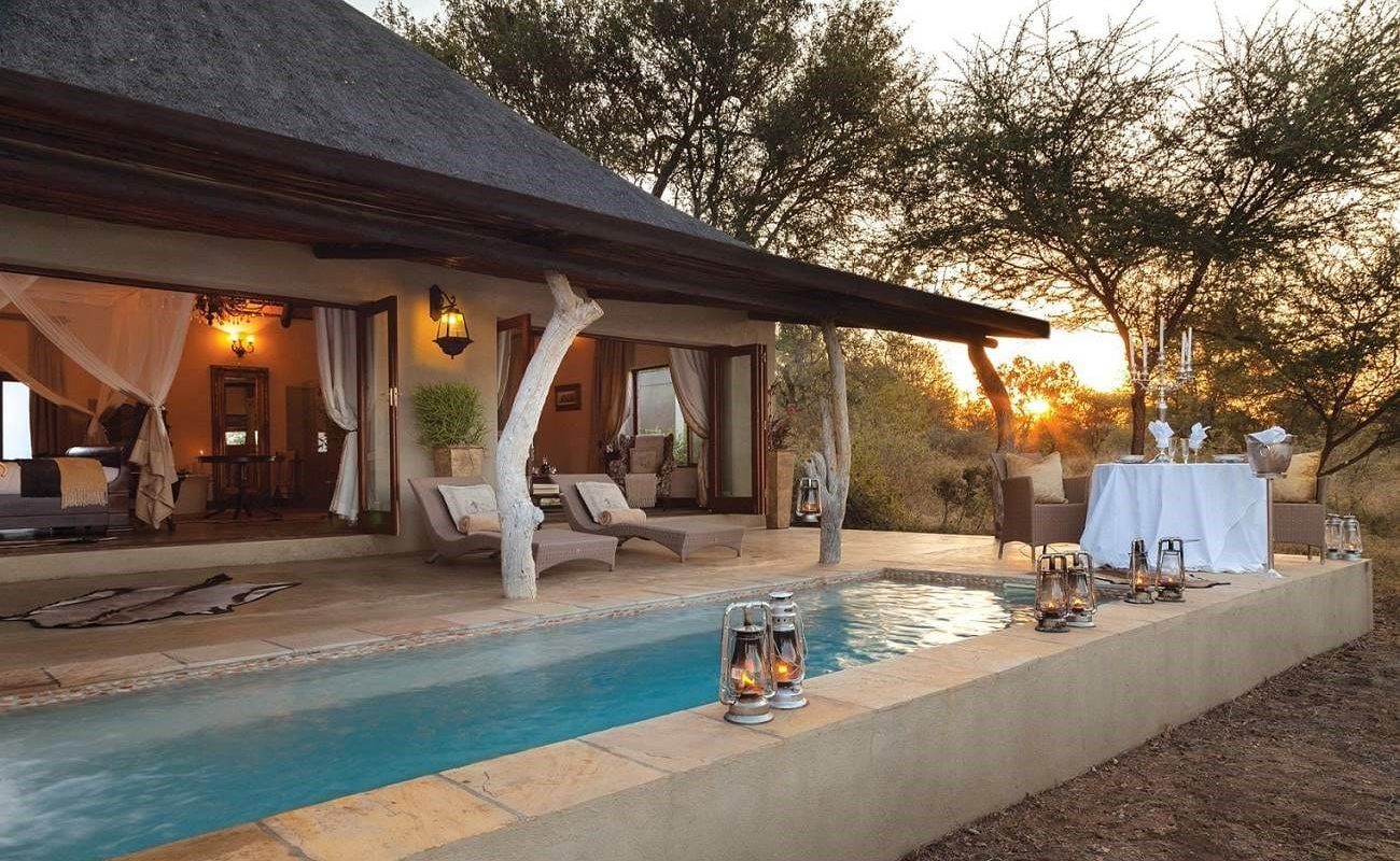 Pool der Honeymoon Suite, Kings Camp Timbavati