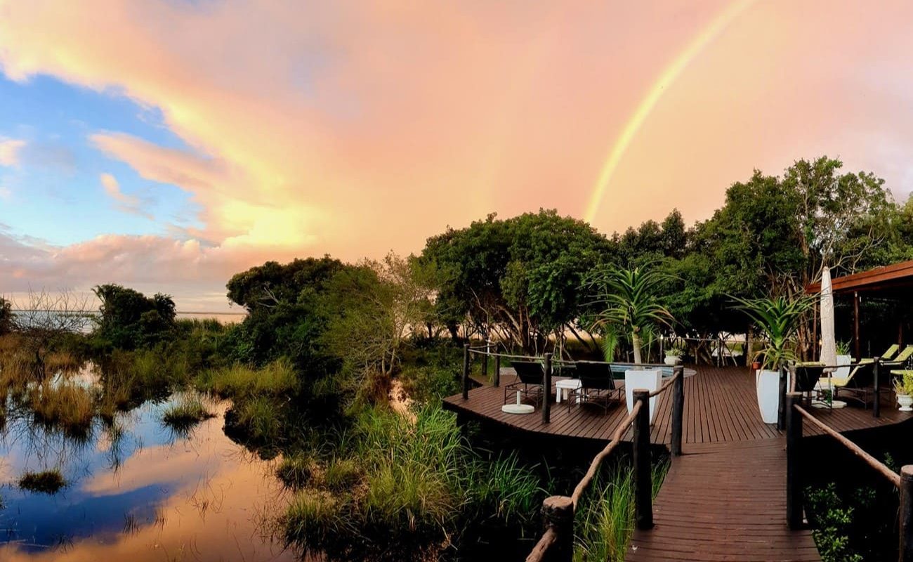 Makakatana Deck Pool Sonnendeck am Pool von Makakatana