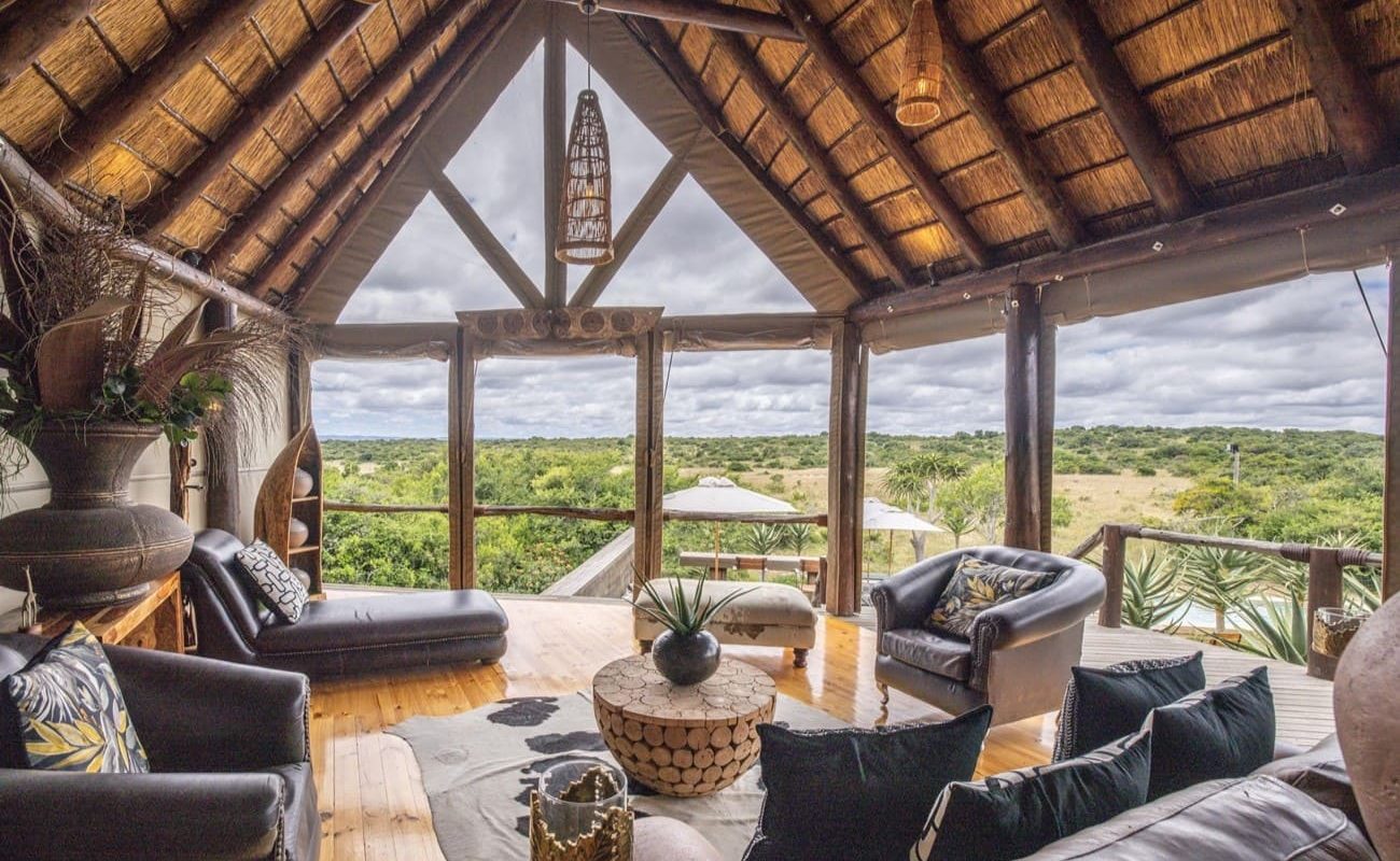 Lounge der Amakahla Bush Lodge
