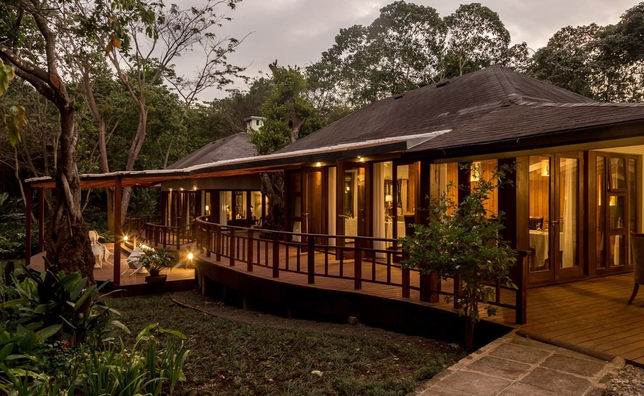 Lake Duluti Restaurant außen Blick auf das Restaurant Lake Duluti