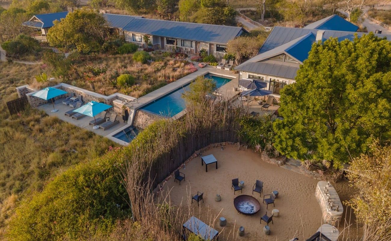 Babanango Game Reserve Valley Lodge Gesamtansicht) Blick auf die Valley Lodge im Babanango Game Reserve