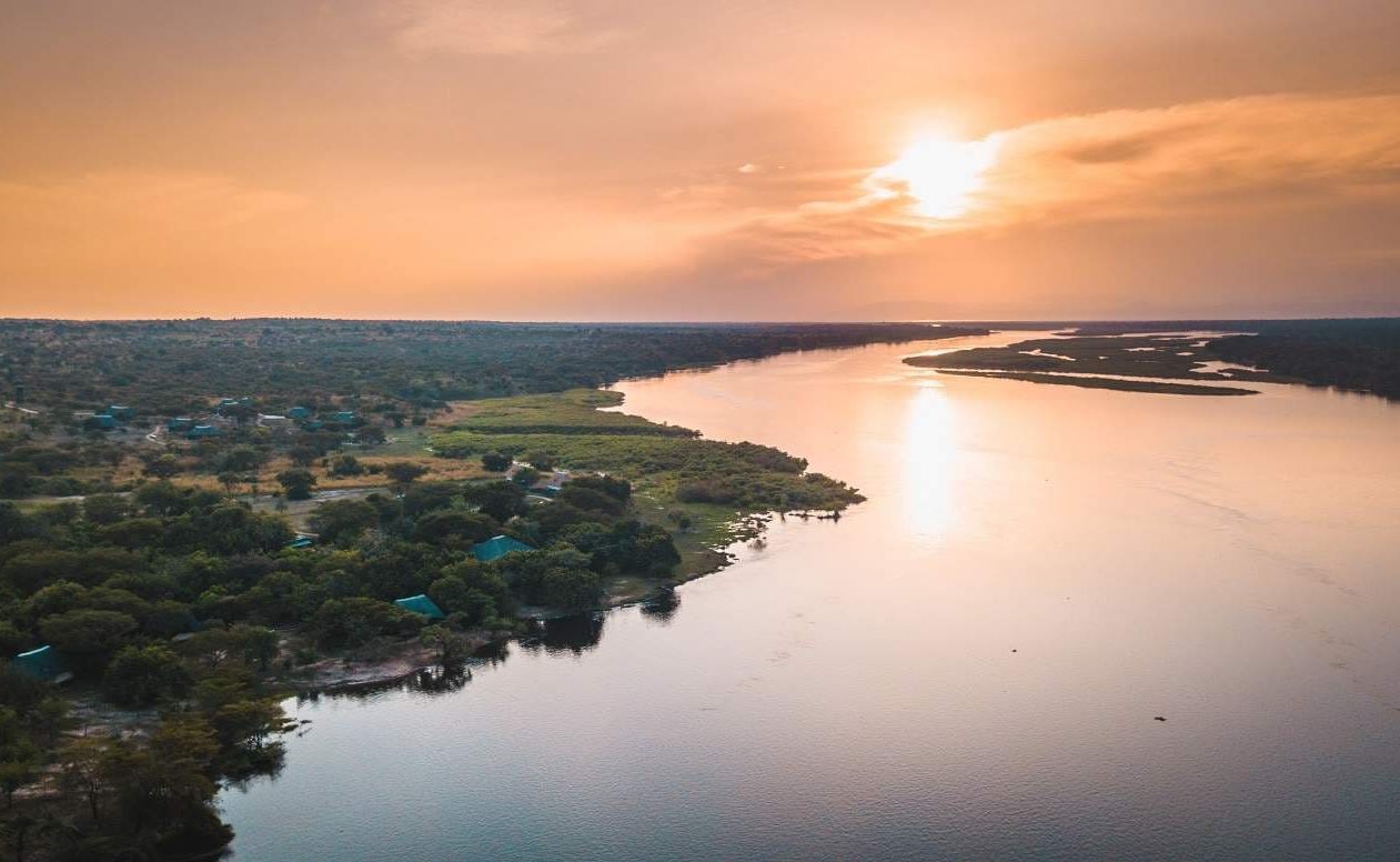 Uganda Kleingruppe Nil Abendstimmung am Nil