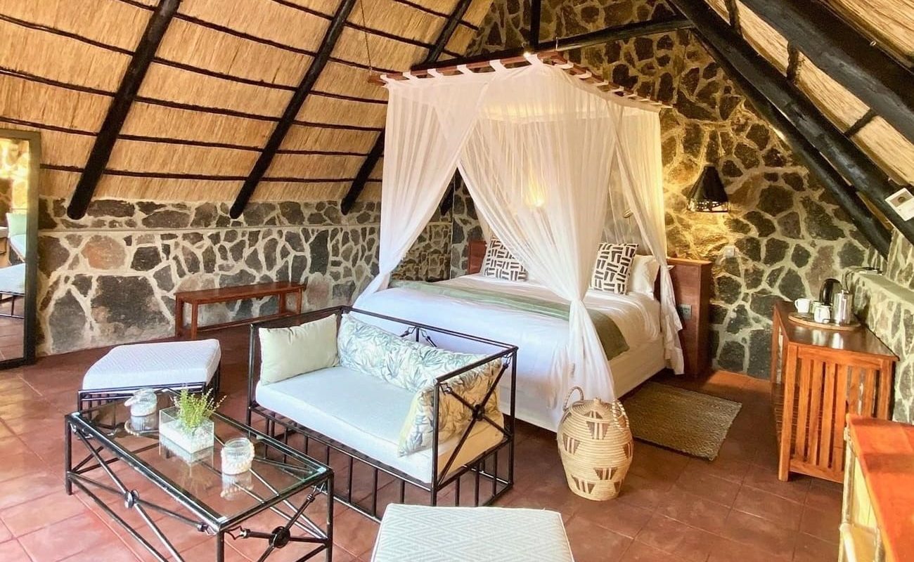 Big Cave Honeymoon Suite Honeymoon Suite Big Cave Camp