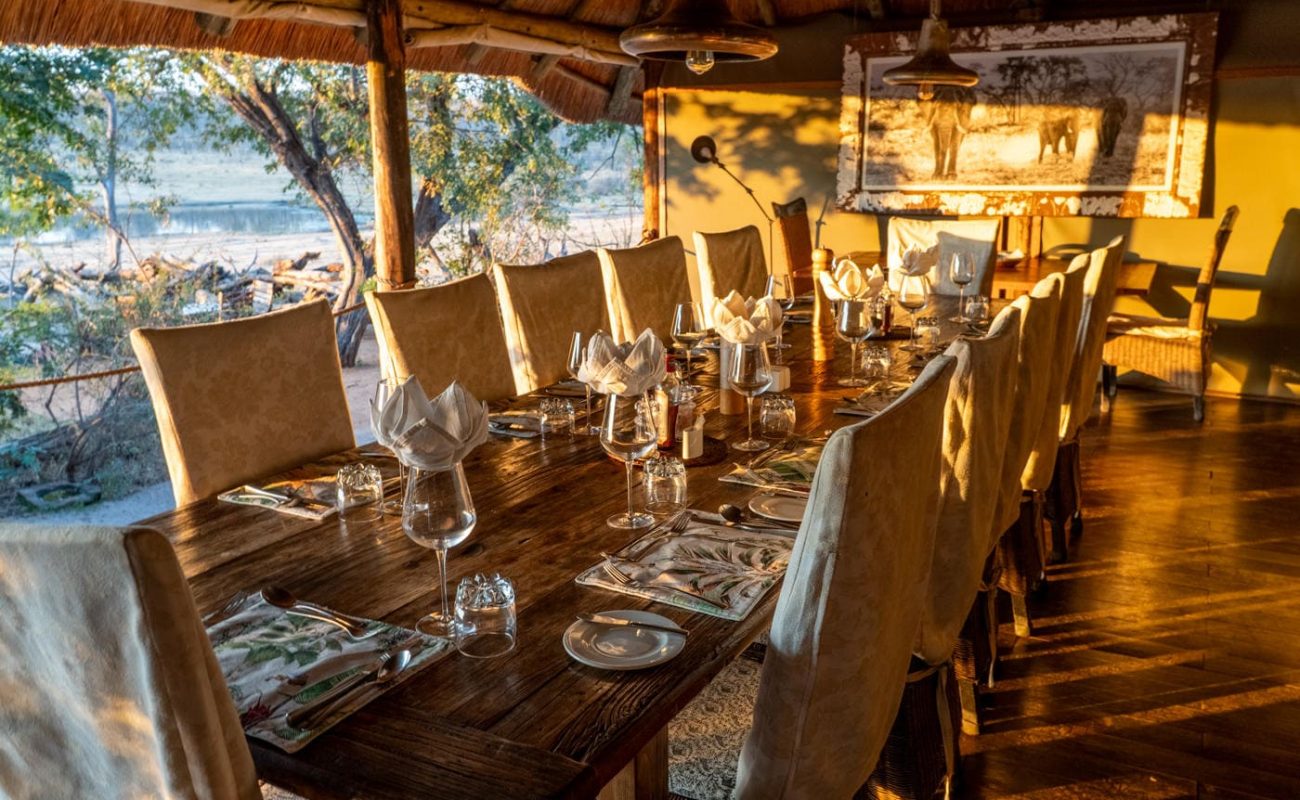 Khulu Bush Camp Dinner Haupthaus Dinner Haupthaus Khulu Bush Camp