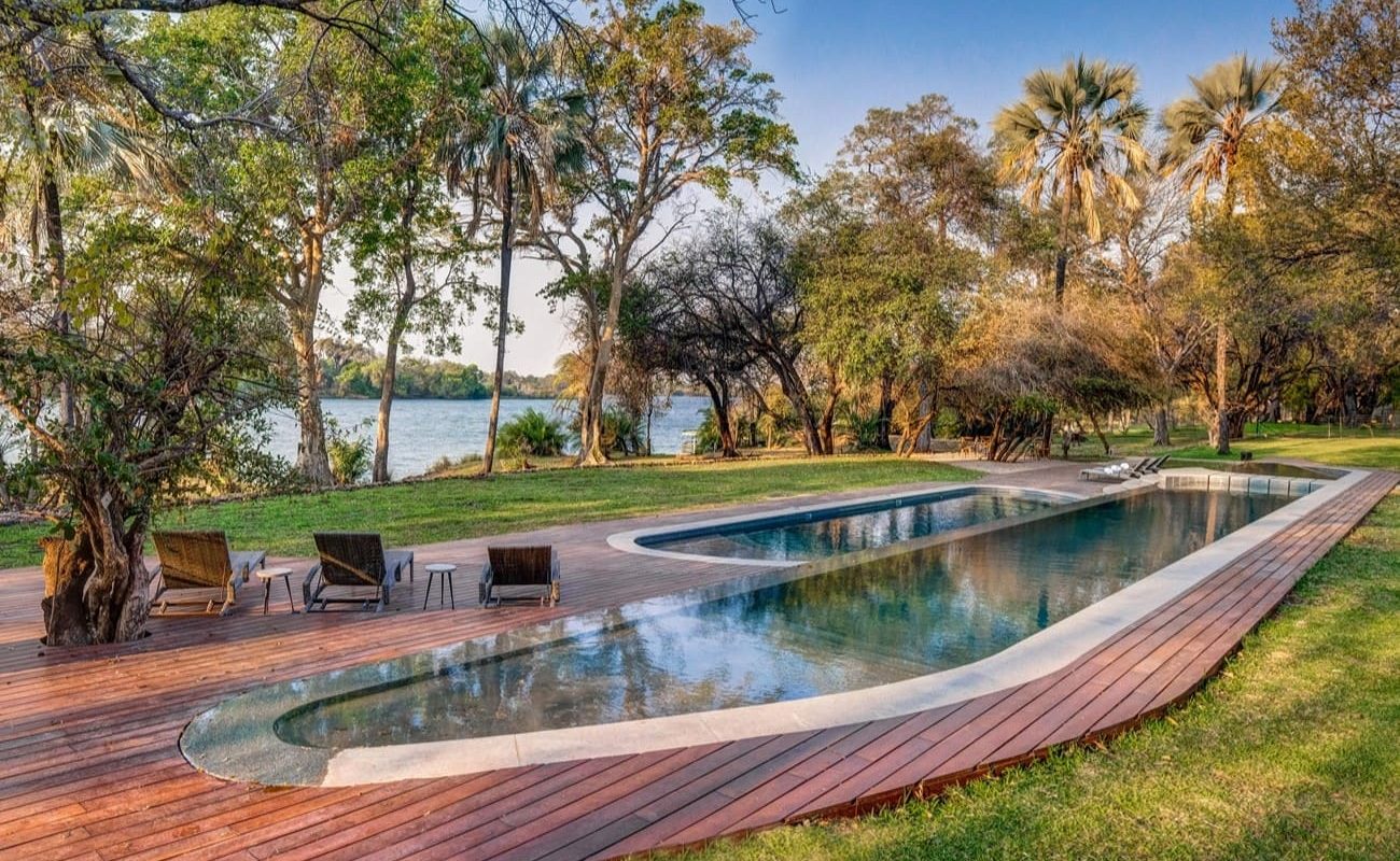 Palm River Hotel Swimming pool and Zambezi River Pool mit Blick auf dem Zambezi, Palm River Hotel