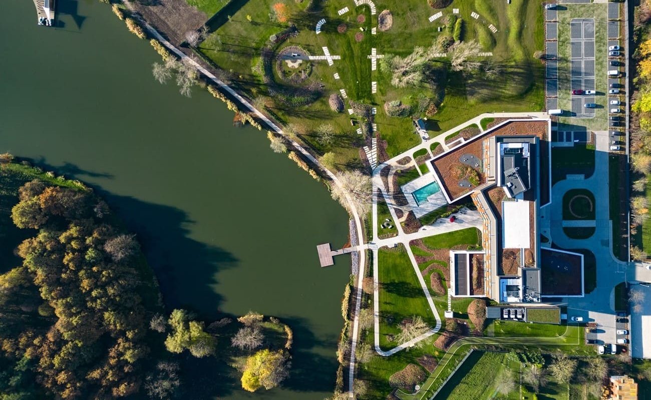 Melea Gesamtansicht See