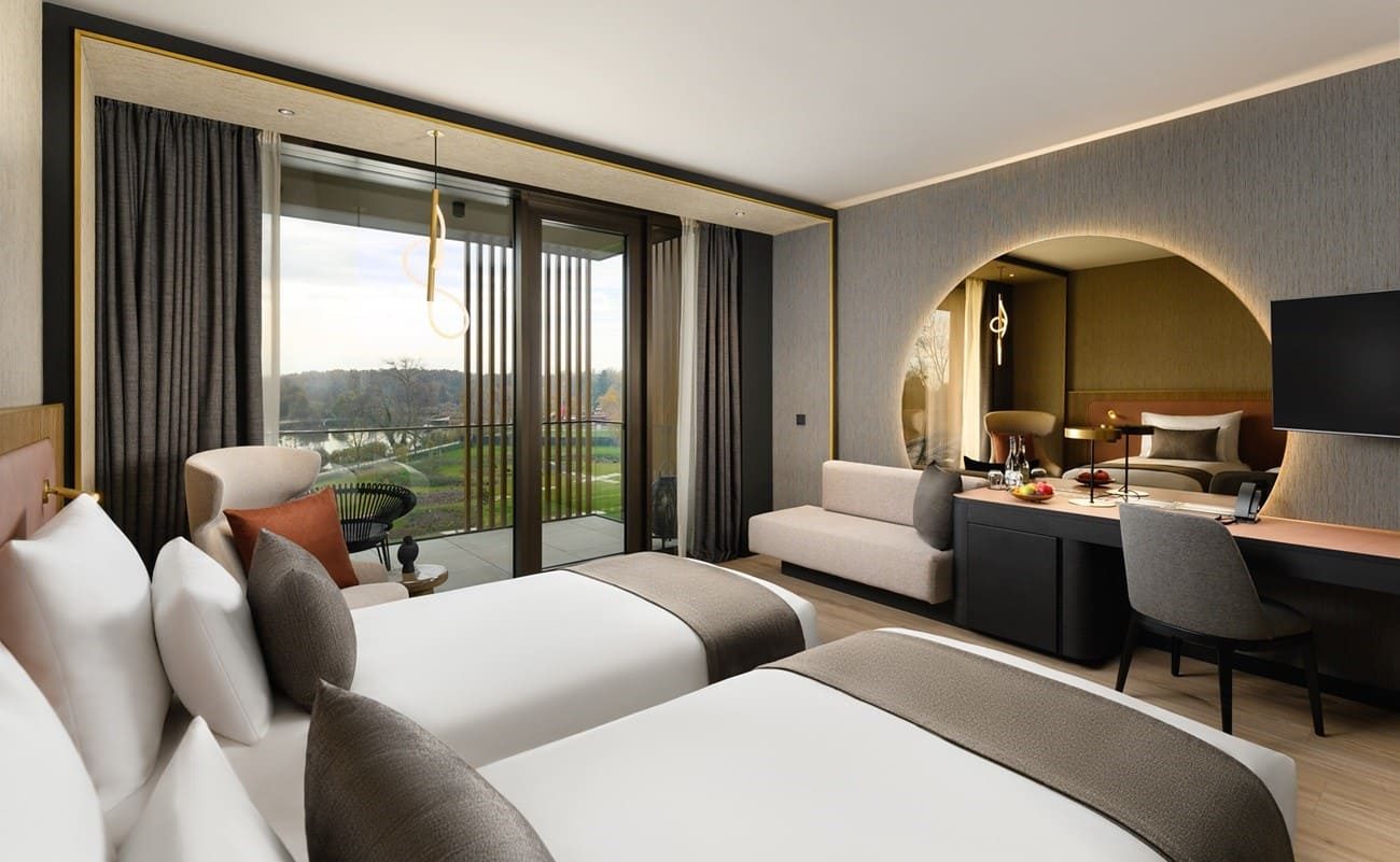 Melea Signature Room