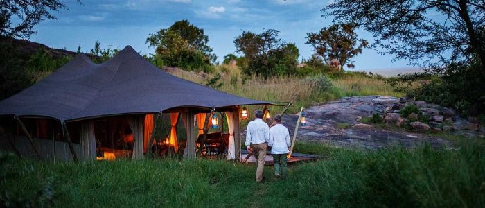 Tansania Skysafari Serengeti Migration Camp Zelt außen Zelt Serengeti Migration Camp