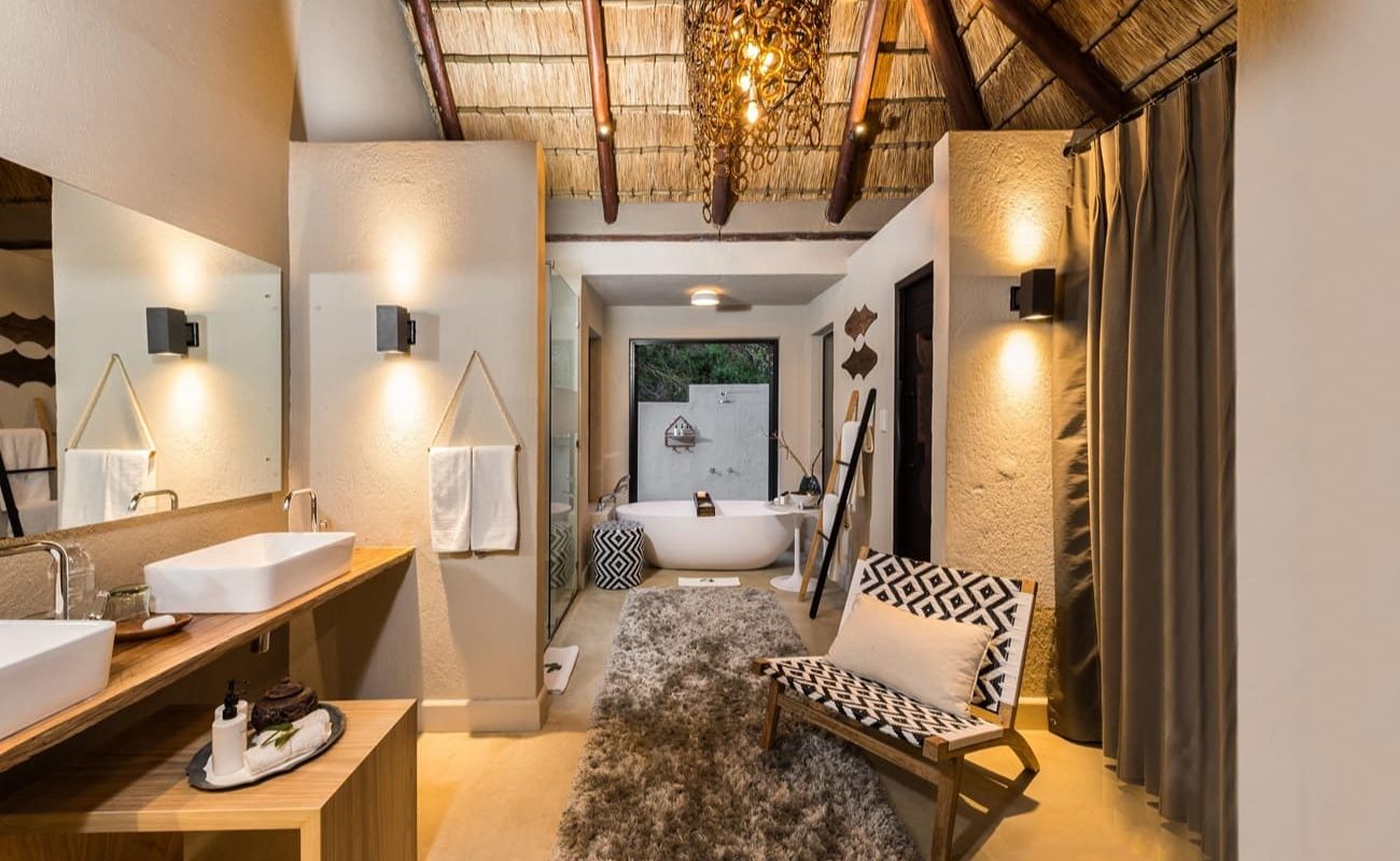 Sabi Sabi Little bush camp Bad Badezimmer einer Suite im Little Bush Camp Sabi Sabi