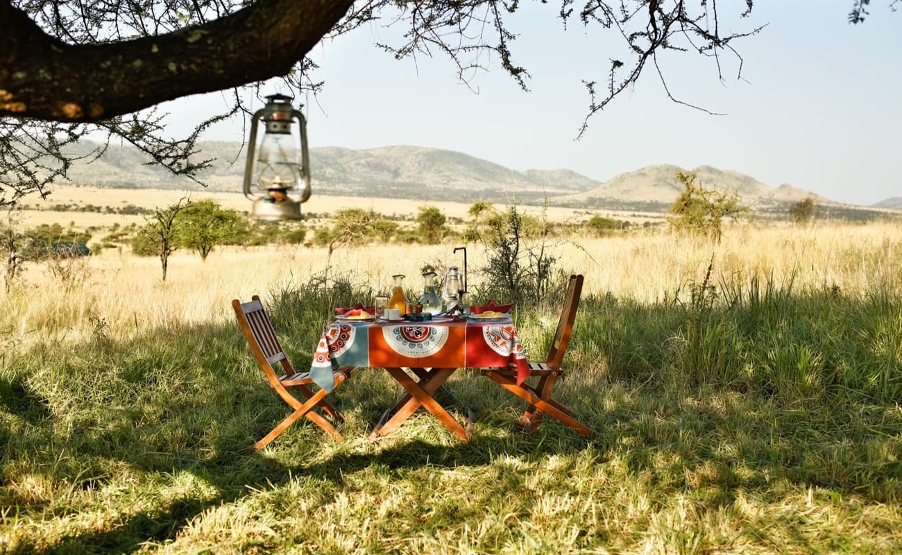 Nyikani Camp Central Serengeti Bush Breakfast Buschfrühstück im Nyikani Camp Central Serengeti