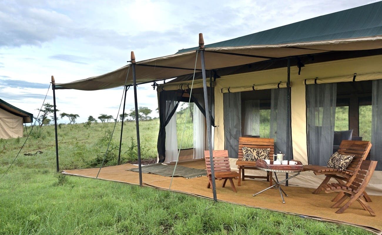 Nyikani Camp Central Serengeti Zelt Veranda Veranda eines Zeltes im Nyikani Camp Central Serengeti