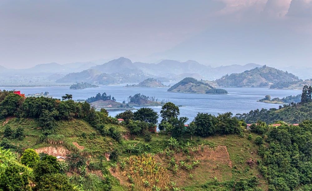 Privatafari Uganda Bwindi Lake Mutanda Lake Mutanda - Bwindi Impenetrable Forest